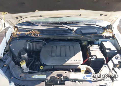 2011 Dodge Grand Caravan Express z USA, uszkodzony, nr VIN 2D4RN4DG4BR688507